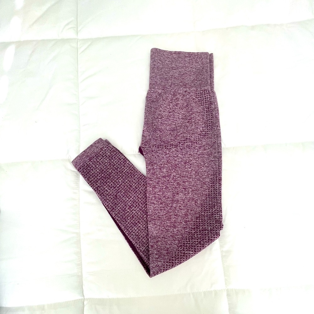GYMSHARK VITAL SEAMLESS LEGGINGS in DEEP MAGENTA MARL
